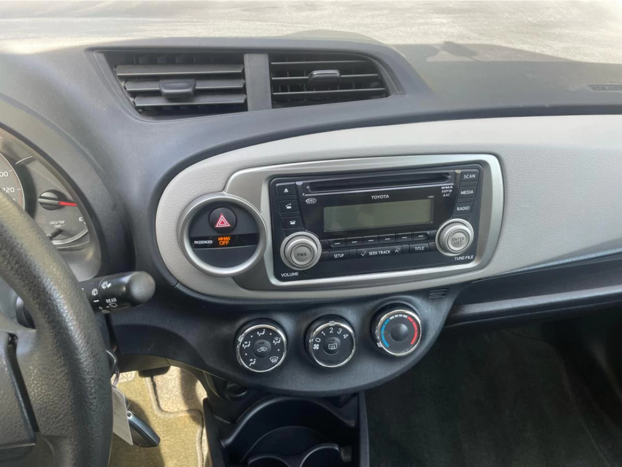2013 Toyota Yaris 5dr HB Man LE Image principale