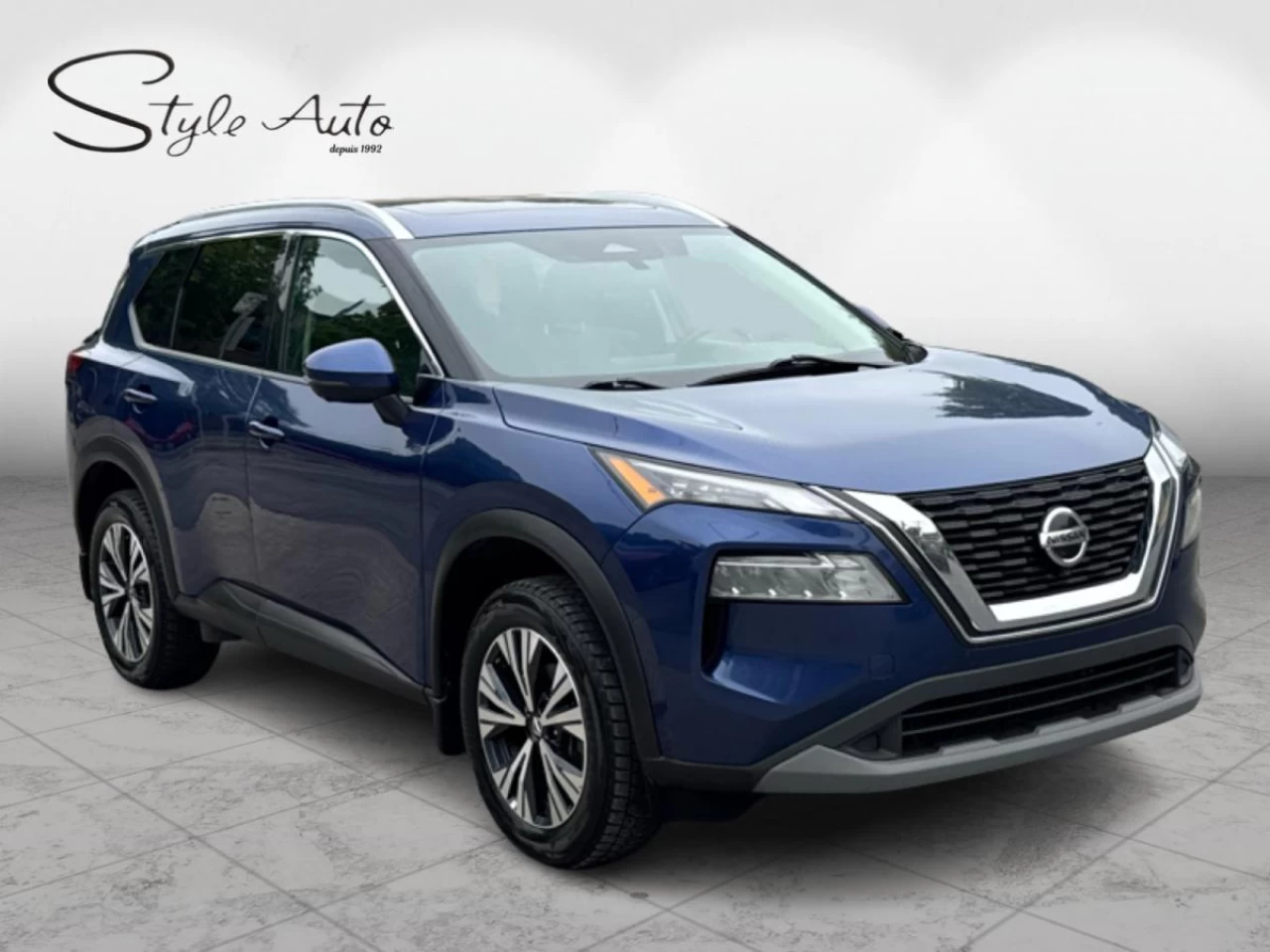 2021 Nissan Rogue AWD SV Main Image