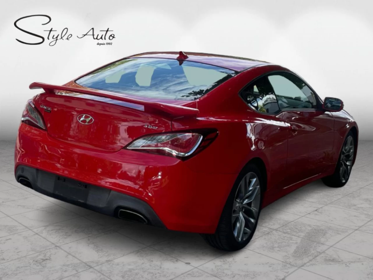 2013 Hyundai Genesis 2dr V6 Auto GT *Ltd Avail* Image principale