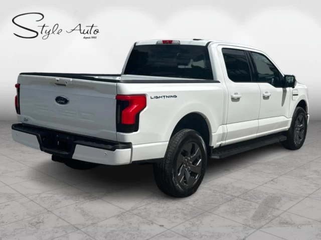 Ford F-150 Lightning XLT Pro 4WD SuperCrew 5.5' Box 2023