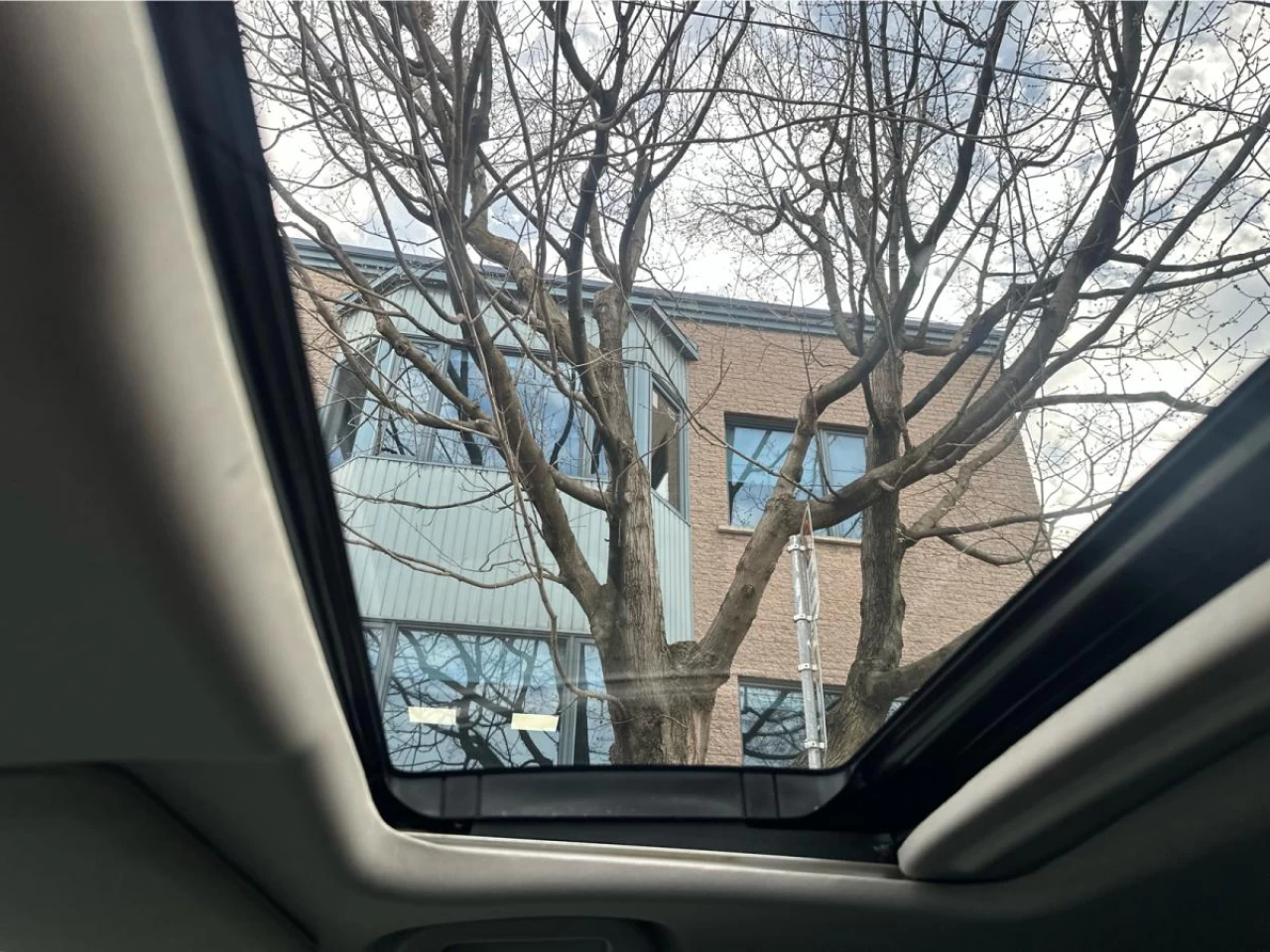 2019 Honda Civic Touring CVT Sedan 2 Sets of Tires Image principale