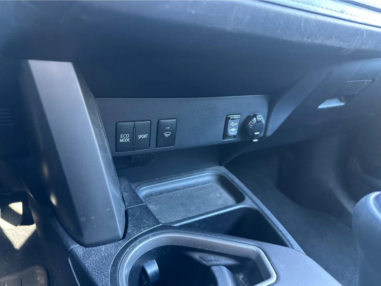 2016 Toyota RAV4 LE Main Image