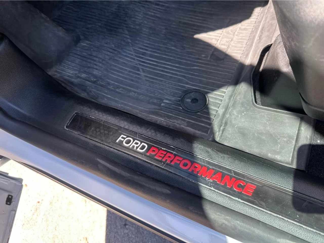 2021 Ford Explorer ST 4WD Image principale