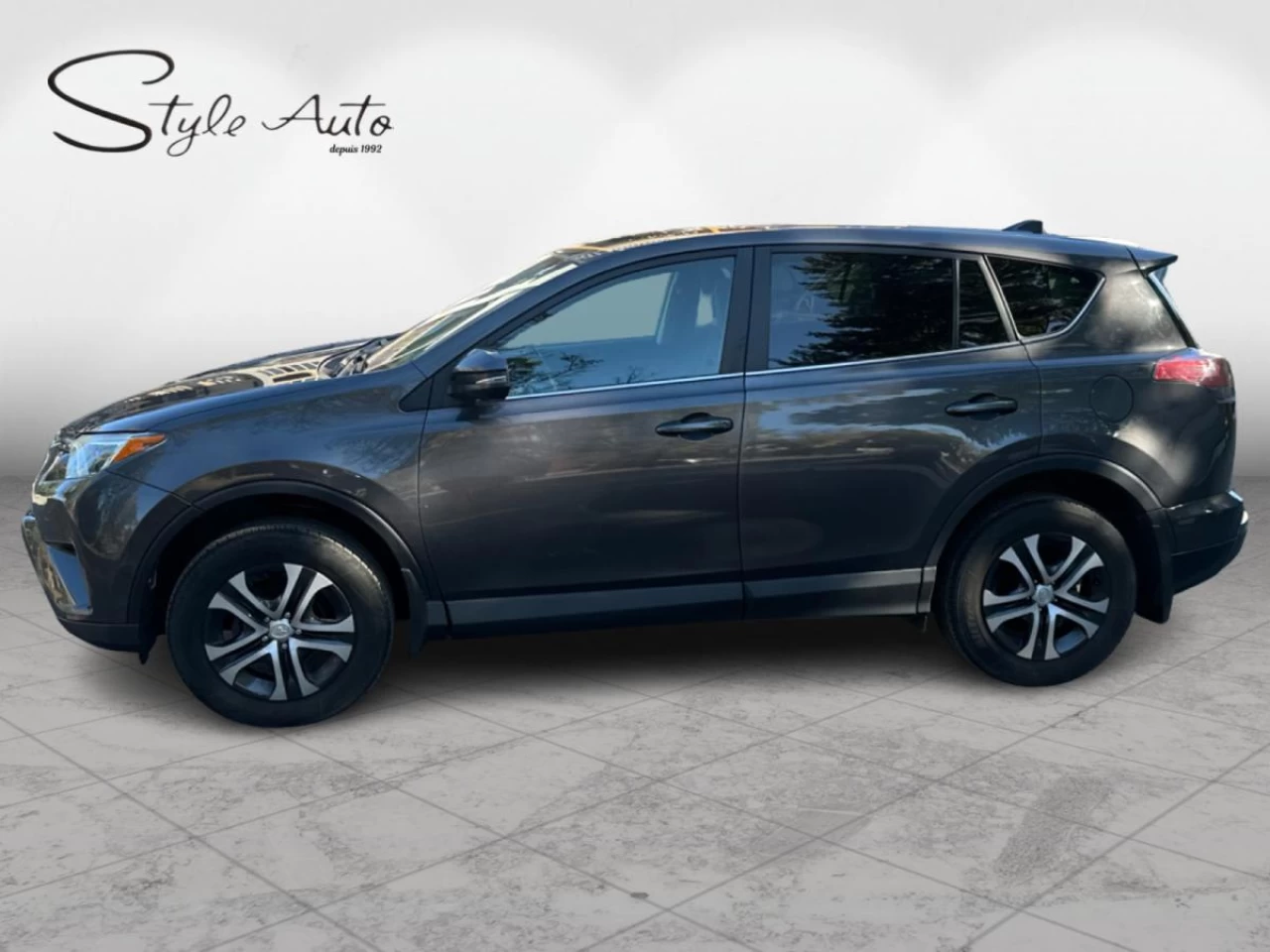 2016 Toyota RAV4 LE Main Image