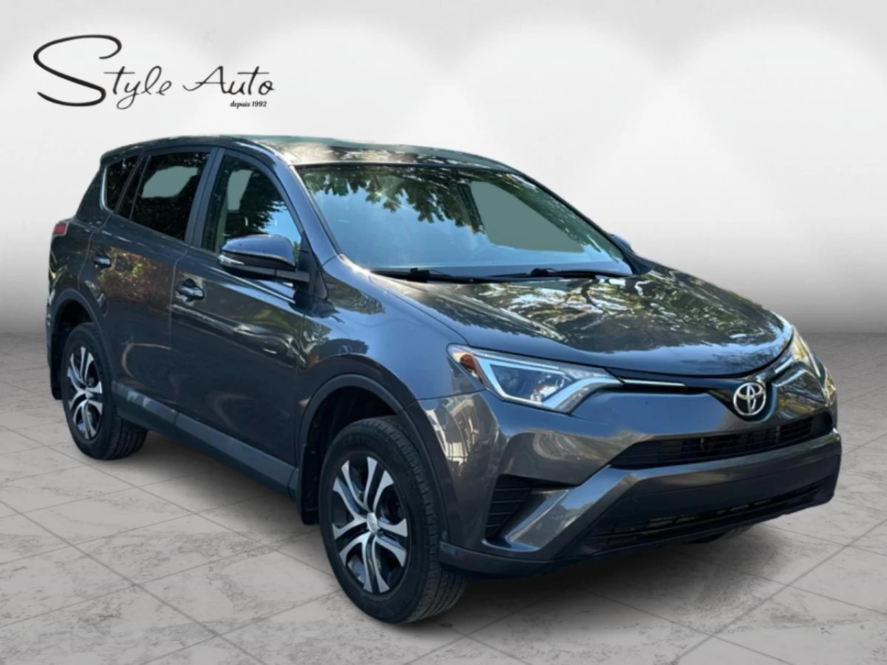 2016 Toyota RAV4 LE Main Image