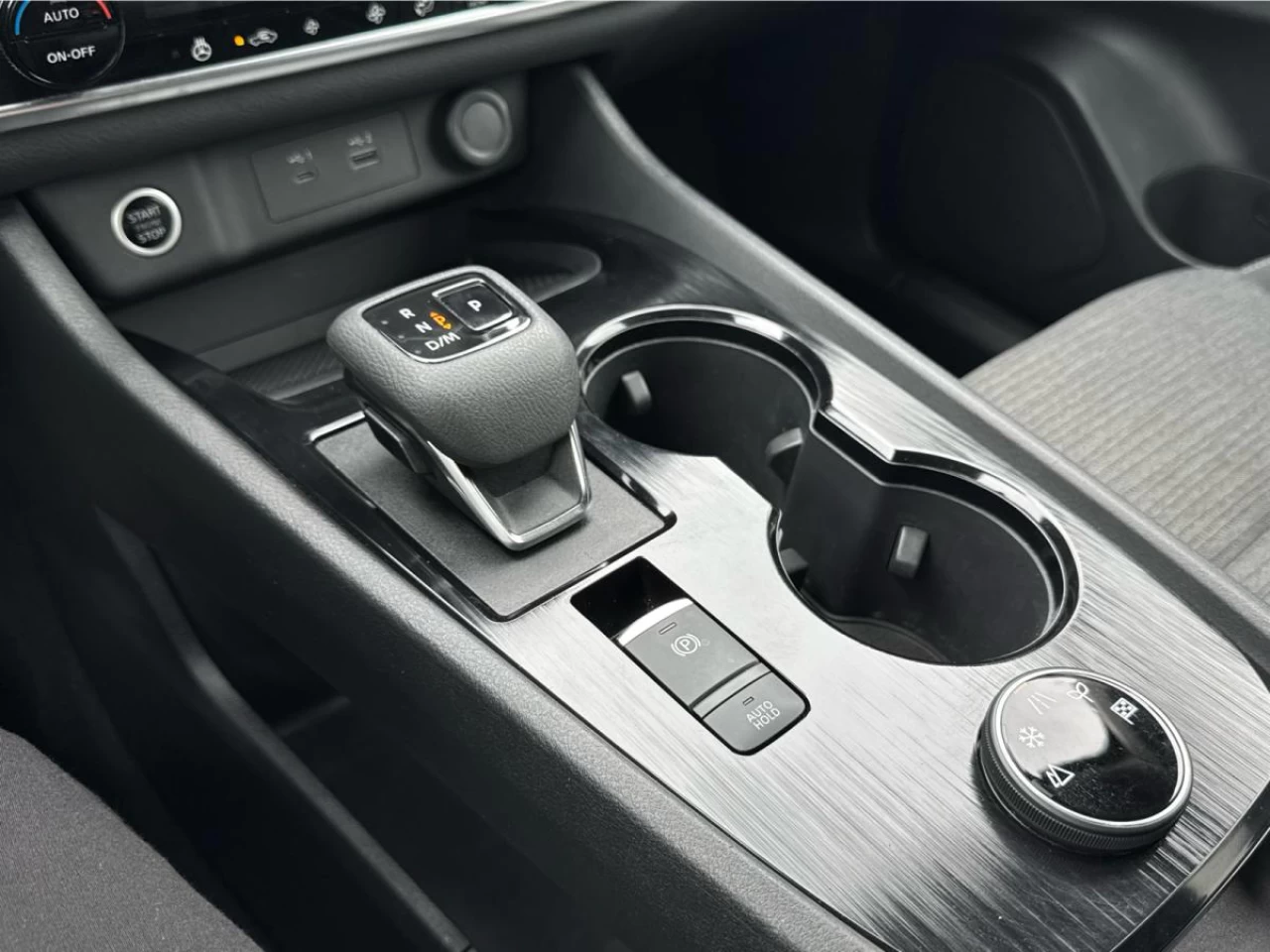 2021 Nissan Rogue AWD SV Main Image