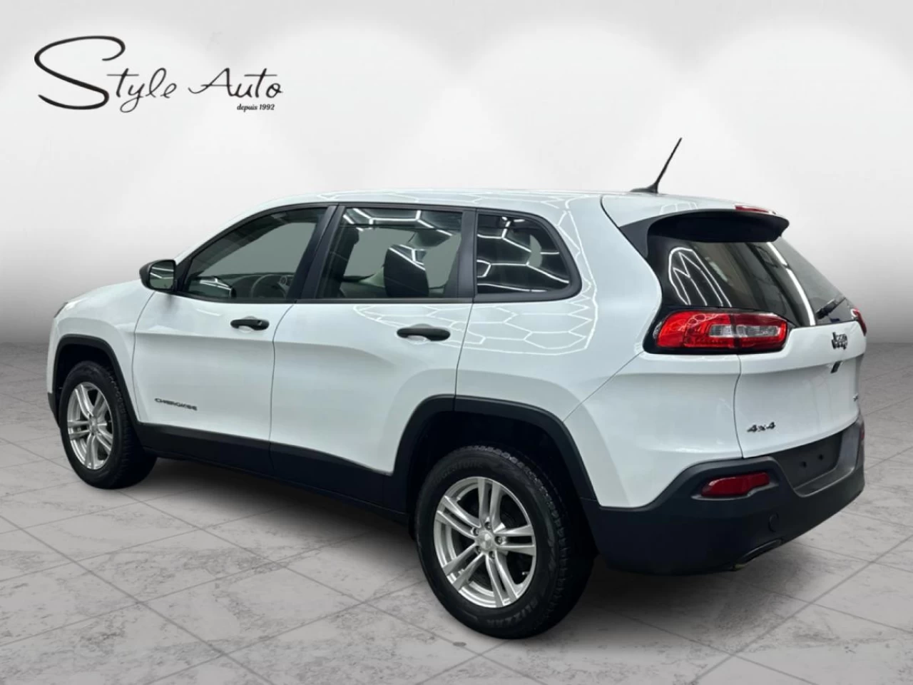 2016 Jeep Cherokee 4WD Sport Main Image