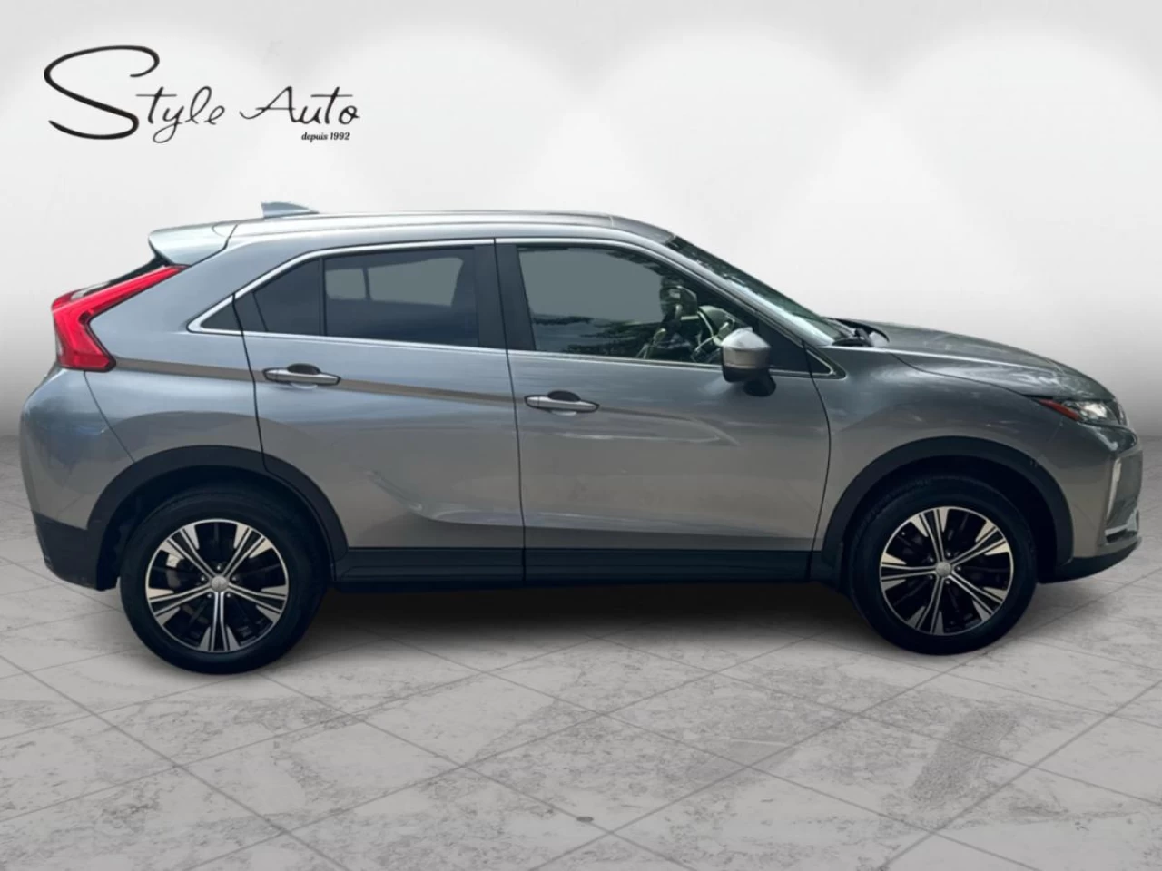 2020 Mitsubishi Eclipse Cross ES S-AWC Main Image