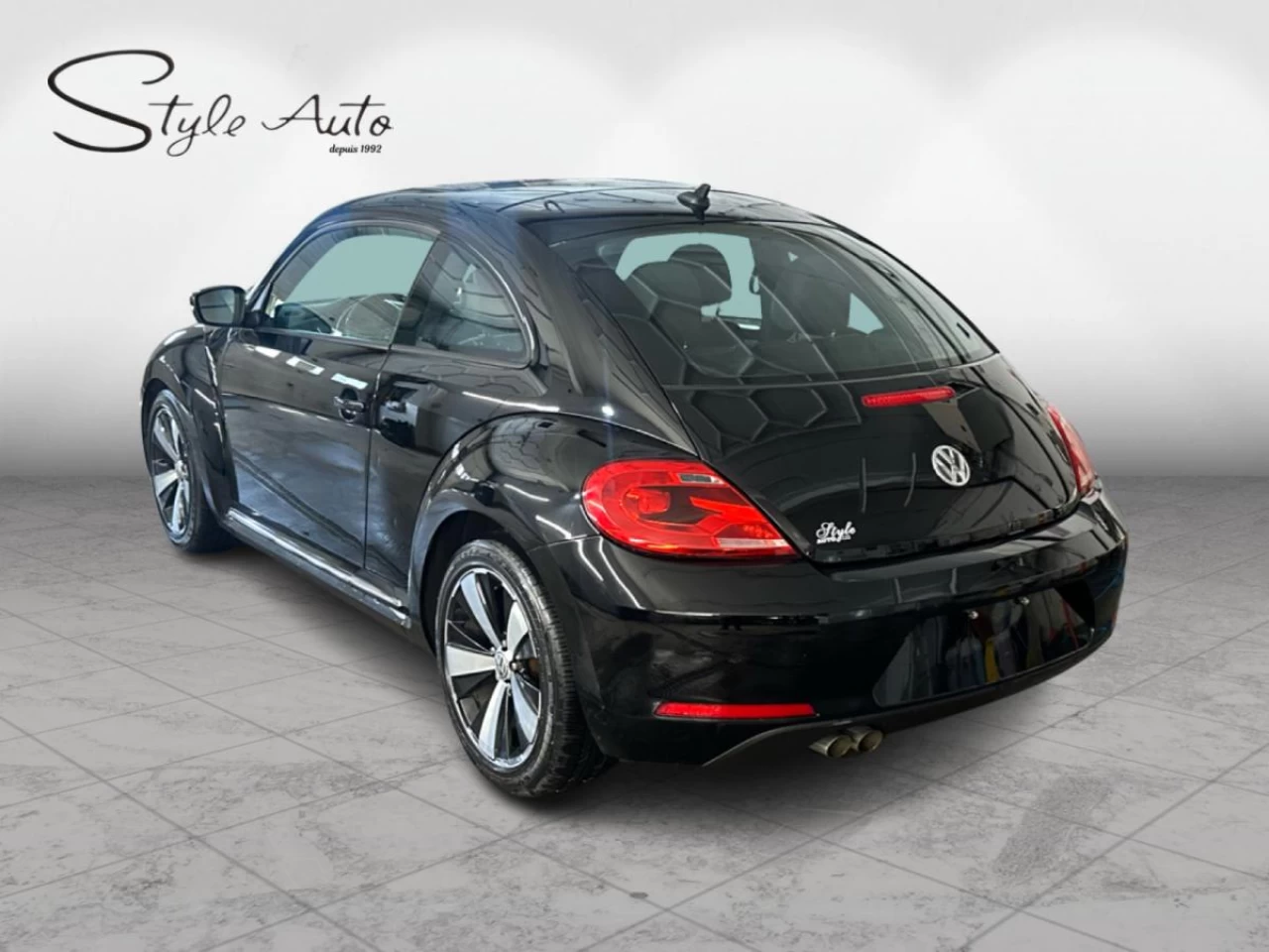 2012 Volkswagen Beetle Cpe Auto Highline Main Image