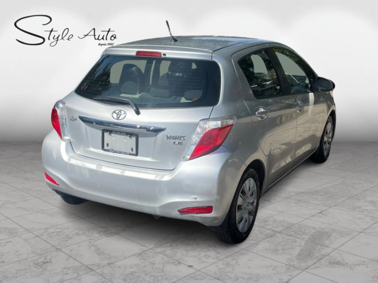 2013 Toyota Yaris 5dr HB Man LE Image principale