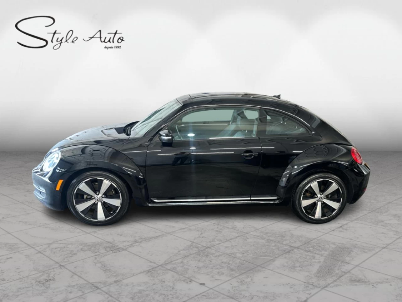 2012 Volkswagen Beetle Cpe Auto Highline Main Image