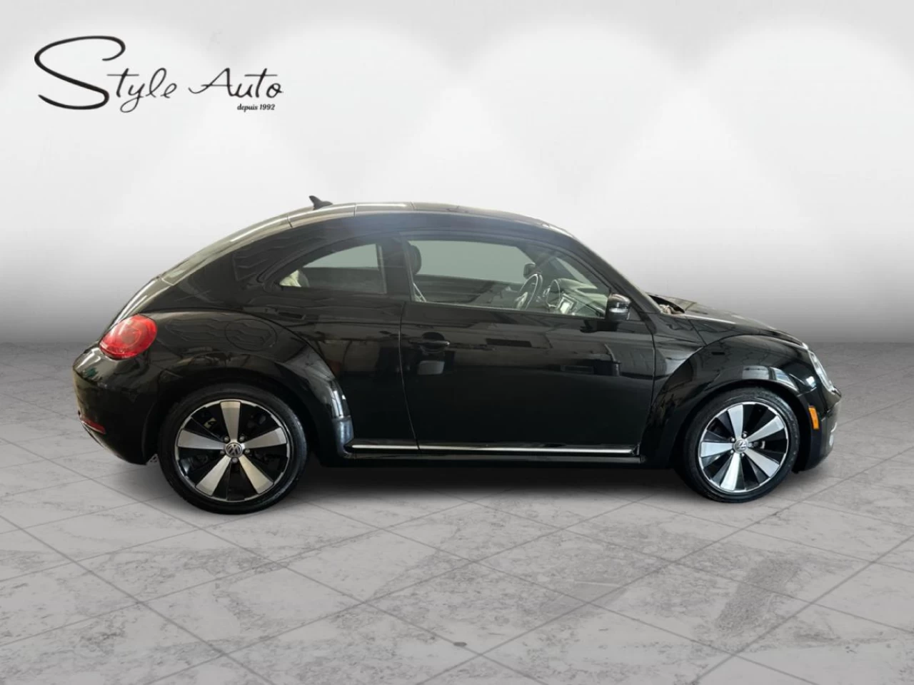 2012 Volkswagen Beetle Cpe Auto Highline Main Image