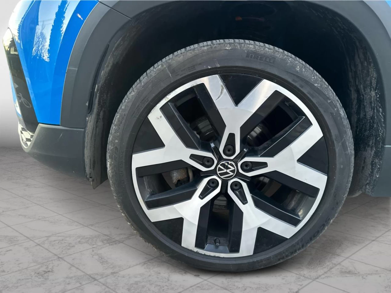 2022 Volkswagen Taos Highline 4MOTION Image principale