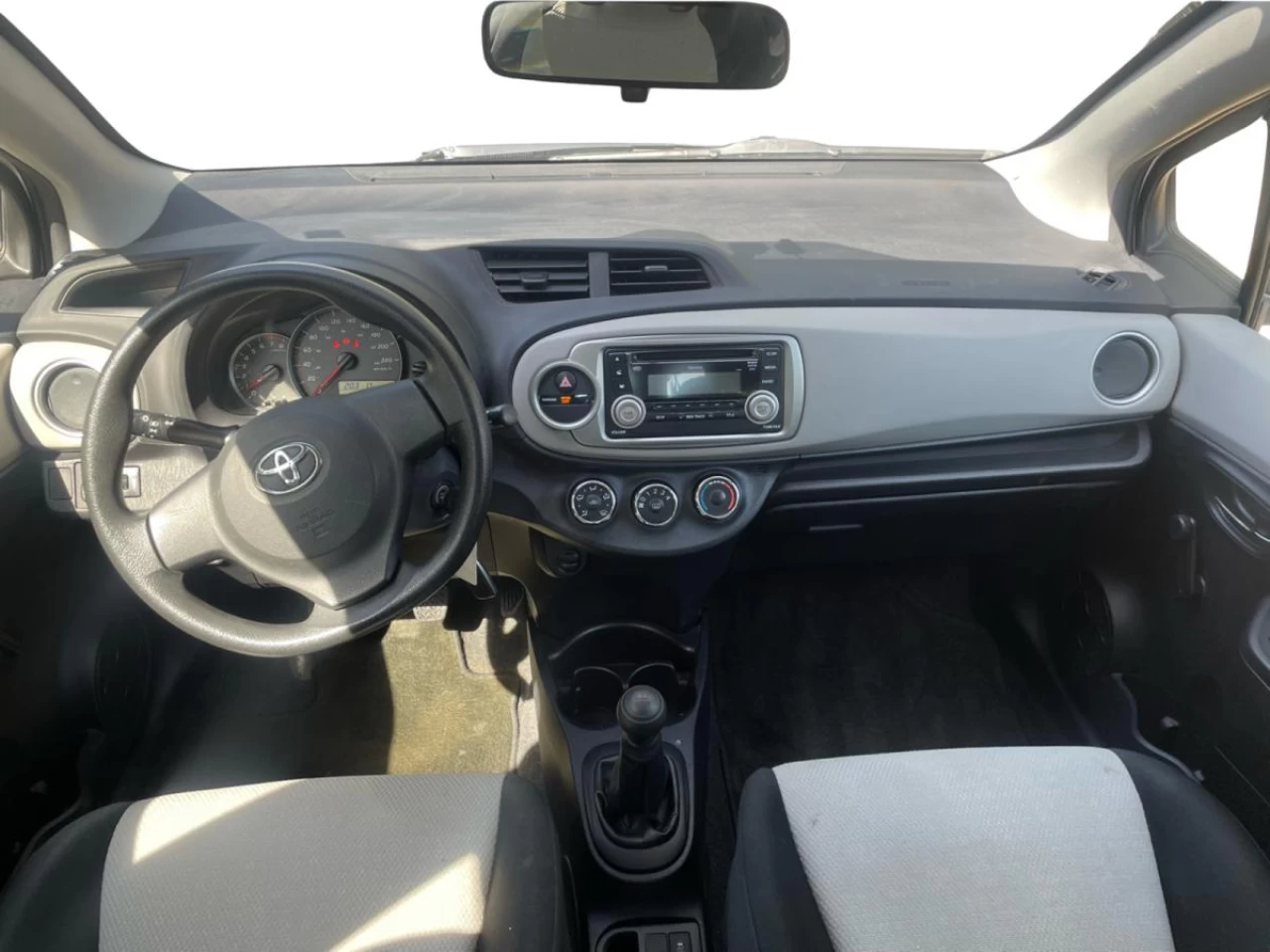 2013 Toyota Yaris 5dr HB Man LE Image principale