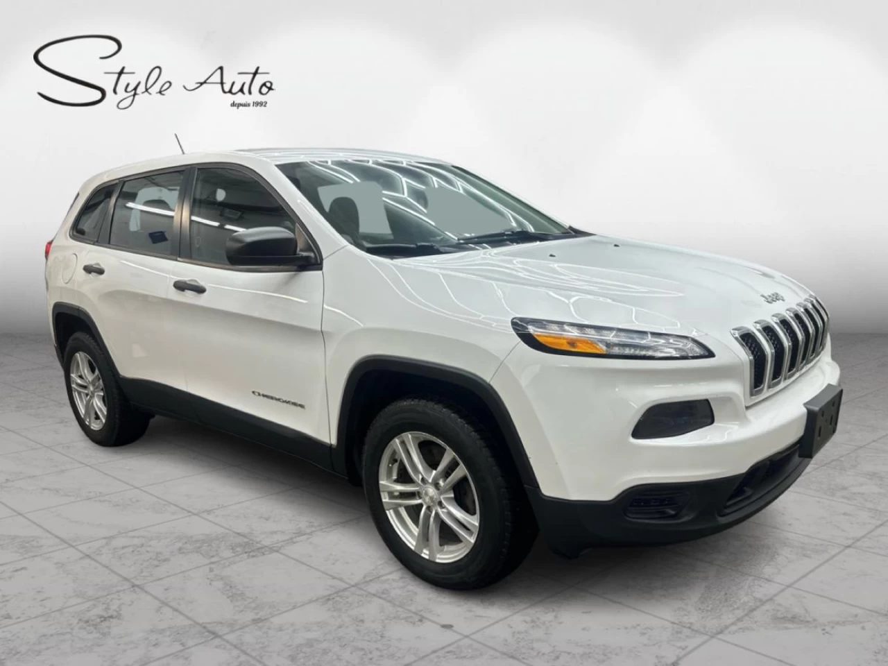 2016 Jeep Cherokee 4WD Sport Main Image