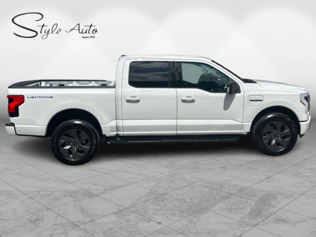 Ford F-150 Lightning XLT Pro 4WD SuperCrew 5.5' Box 2023