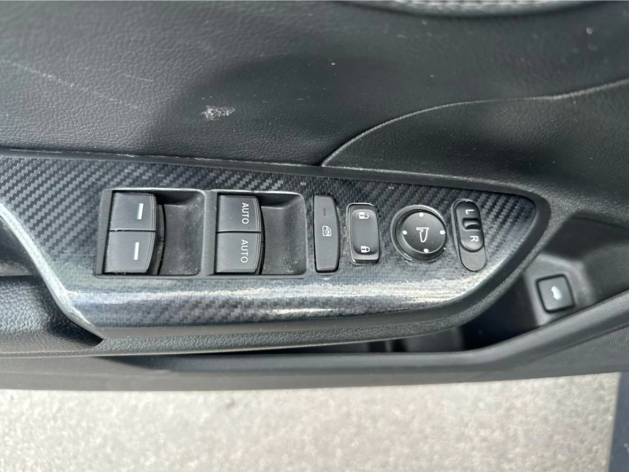 2019 Honda Civic Touring CVT Sedan 2 Sets of Tires Image principale