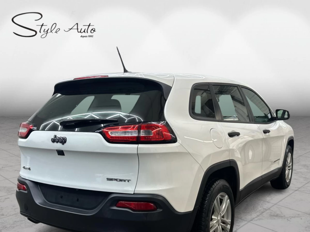 2016 Jeep Cherokee 4WD Sport Main Image