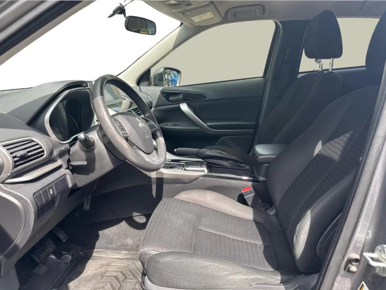 2020 Mitsubishi Eclipse Cross ES S-AWC Main Image