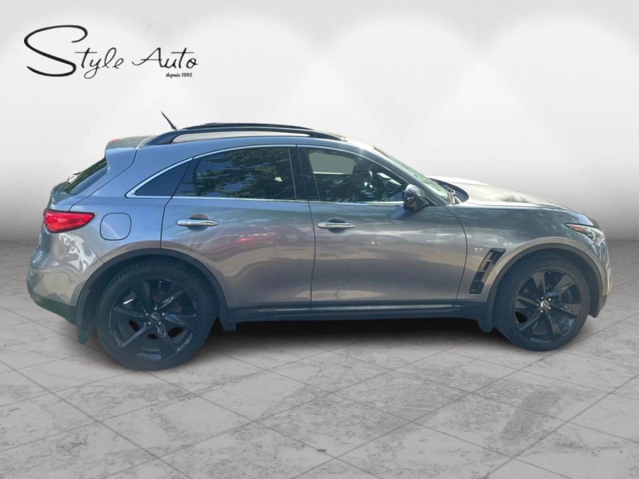 2017 Infiniti QX70 AWD SUV Image principale