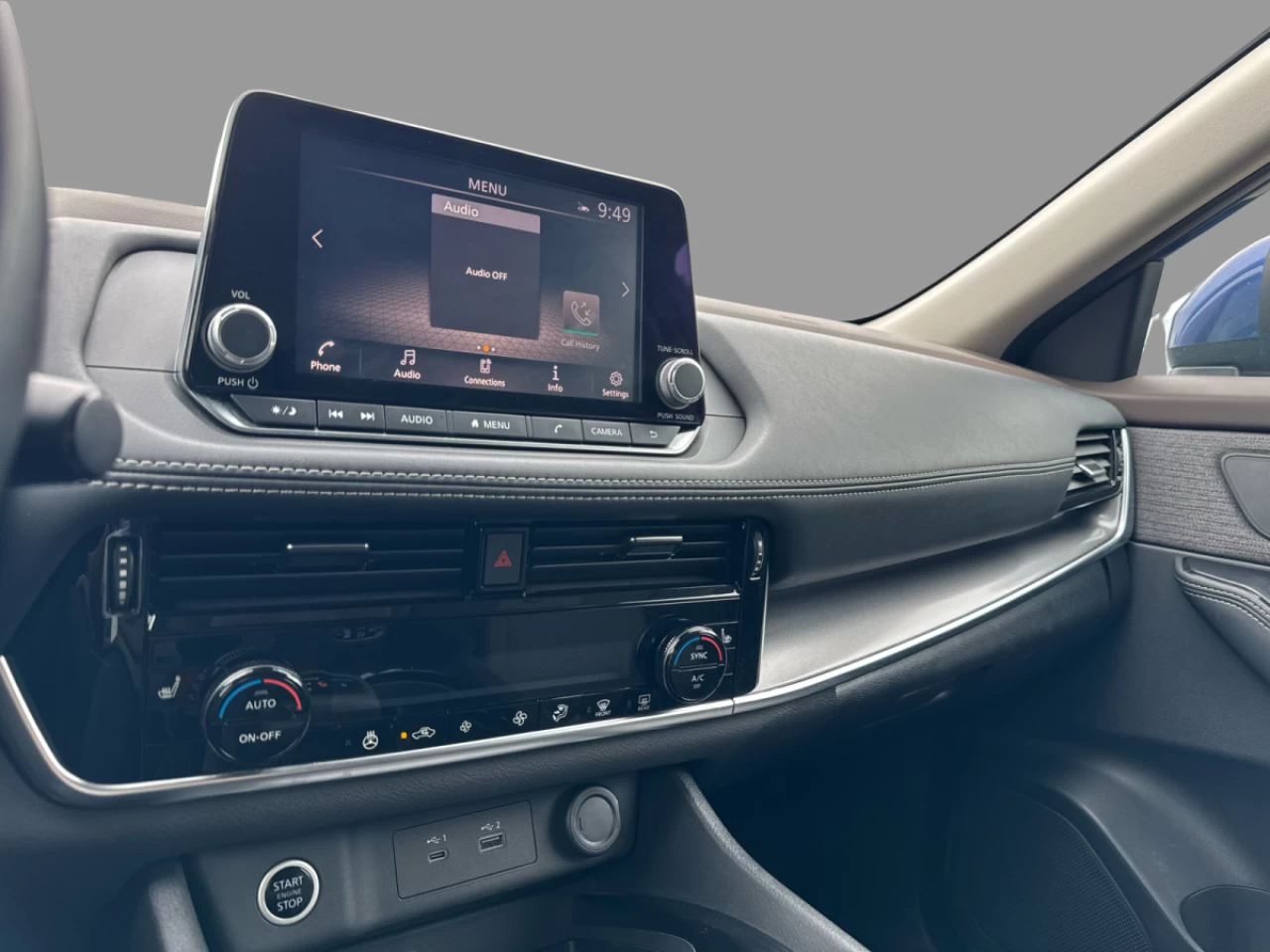 2021 Nissan Rogue AWD SV Main Image