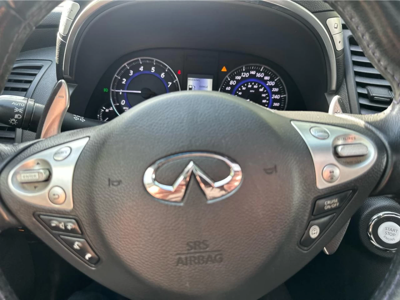 2017 Infiniti QX70 AWD SUV Image principale