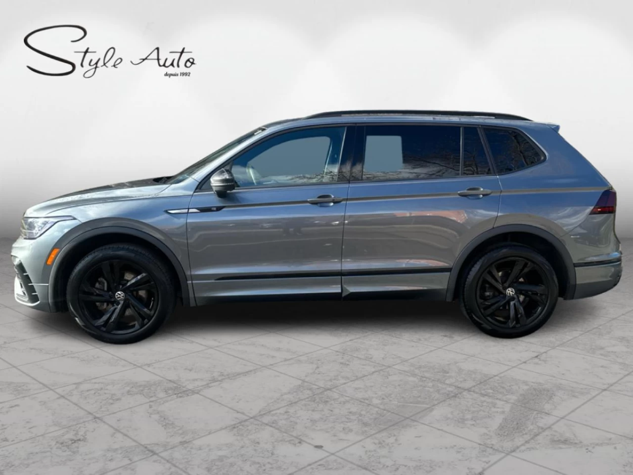 2023 Volkswagen Tiguan Comfortline R-Line Black Edition 4MOTION Image principale