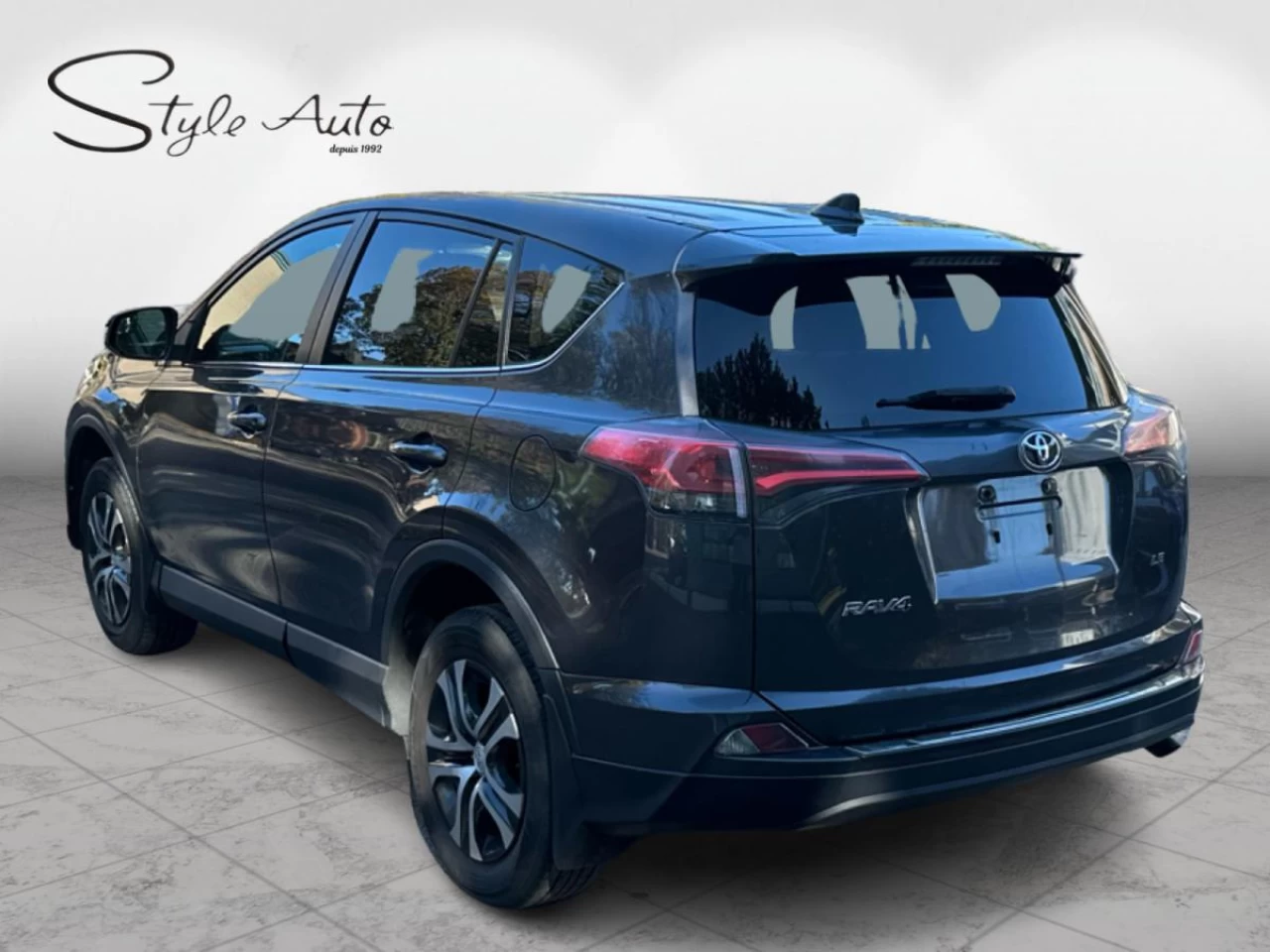 2016 Toyota RAV4 LE Main Image