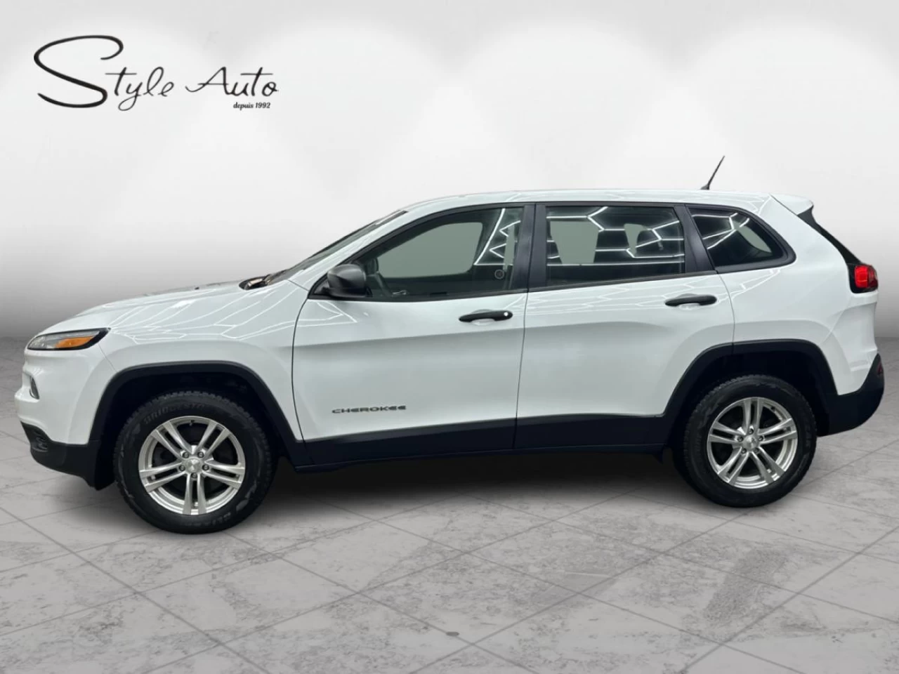 2016 Jeep Cherokee 4WD Sport Main Image