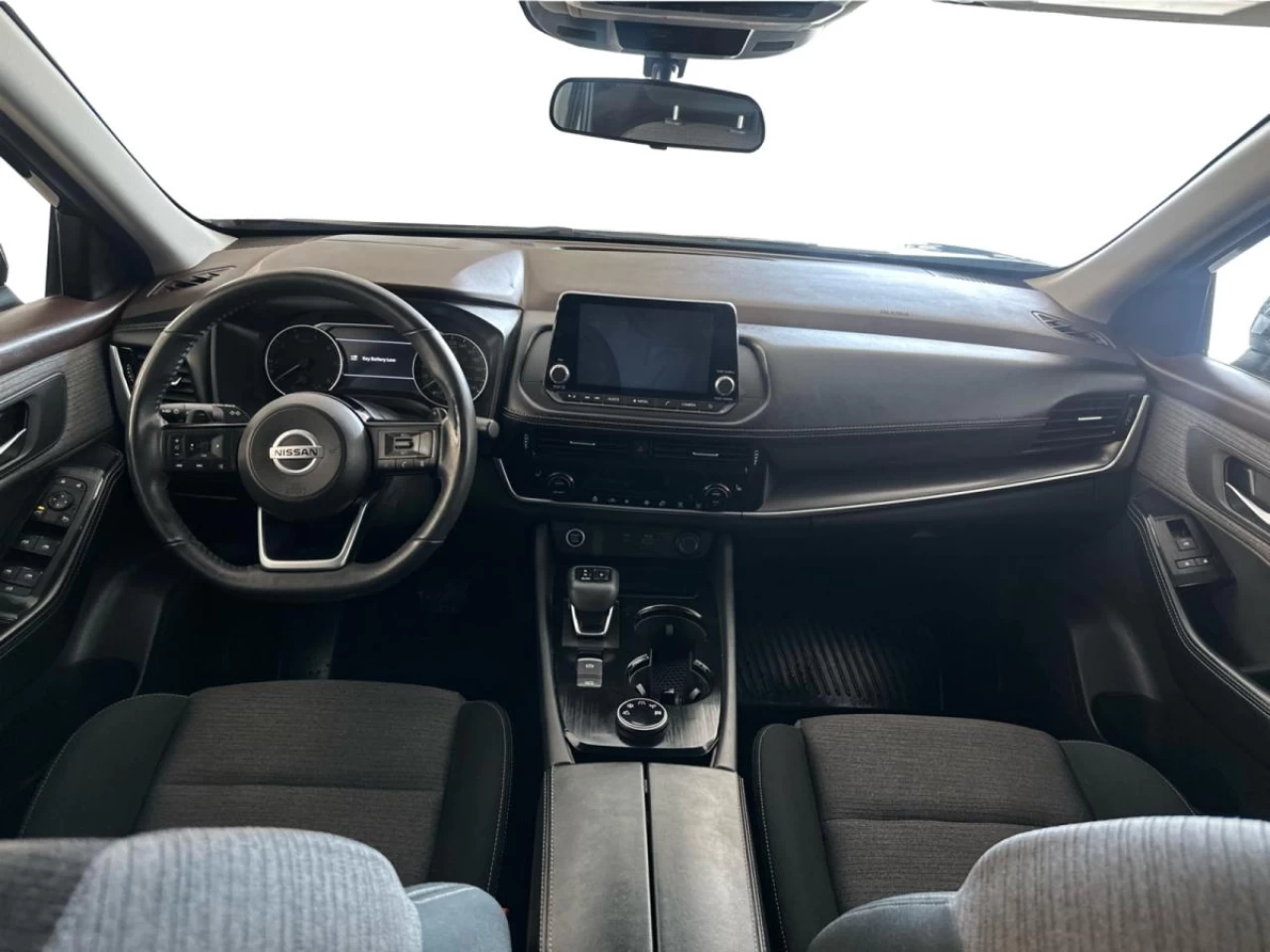 2021 Nissan Rogue AWD SV Main Image