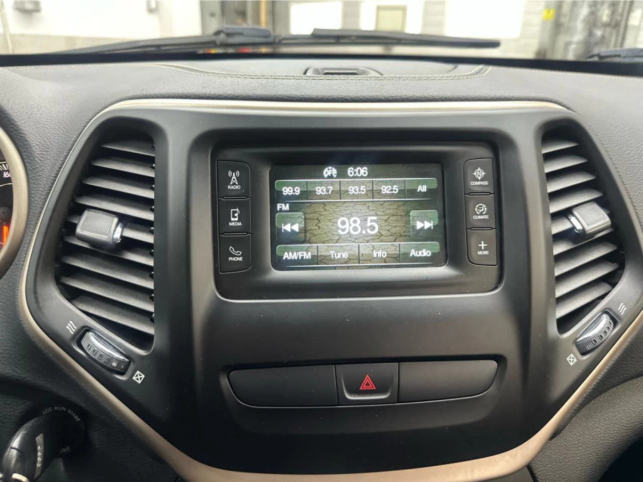 2016 Jeep Cherokee 4WD Sport Main Image