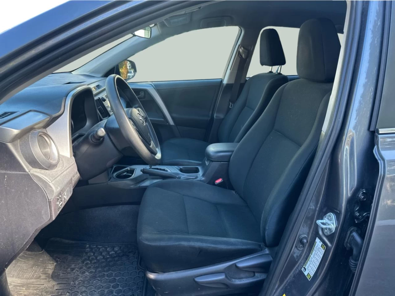 2016 Toyota RAV4 LE Main Image