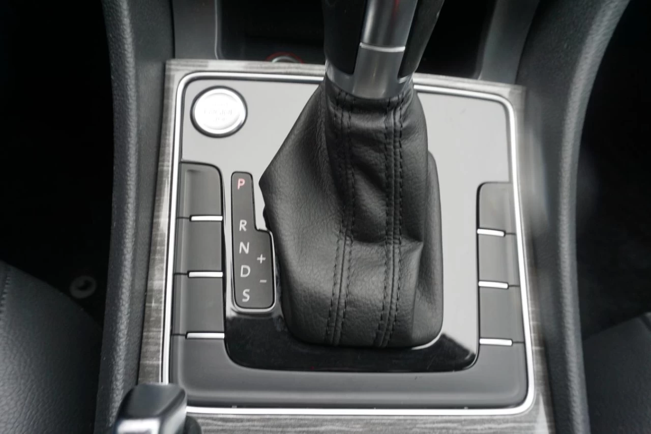 2016 Volkswagen Passat 1.8 TSIComfortline Leathers Roof Camera Image principale