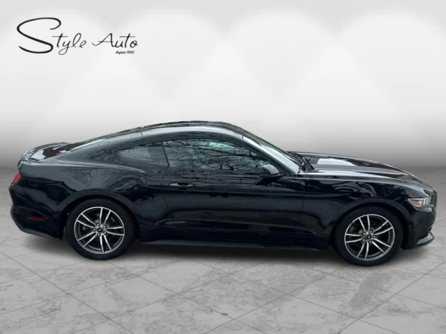 Ford Mustang Fastback EcoBoost 2015