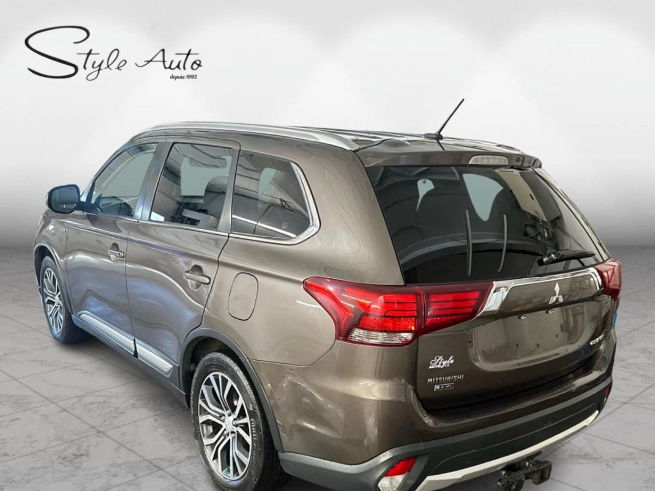 2016 Mitsubishi Outlander AWC 4dr GT Main Image