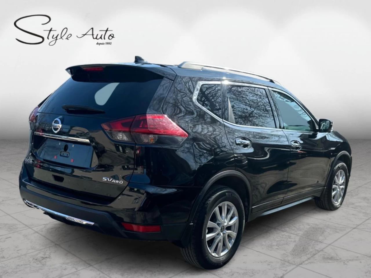 2018 Nissan Rogue AWD SV Image principale