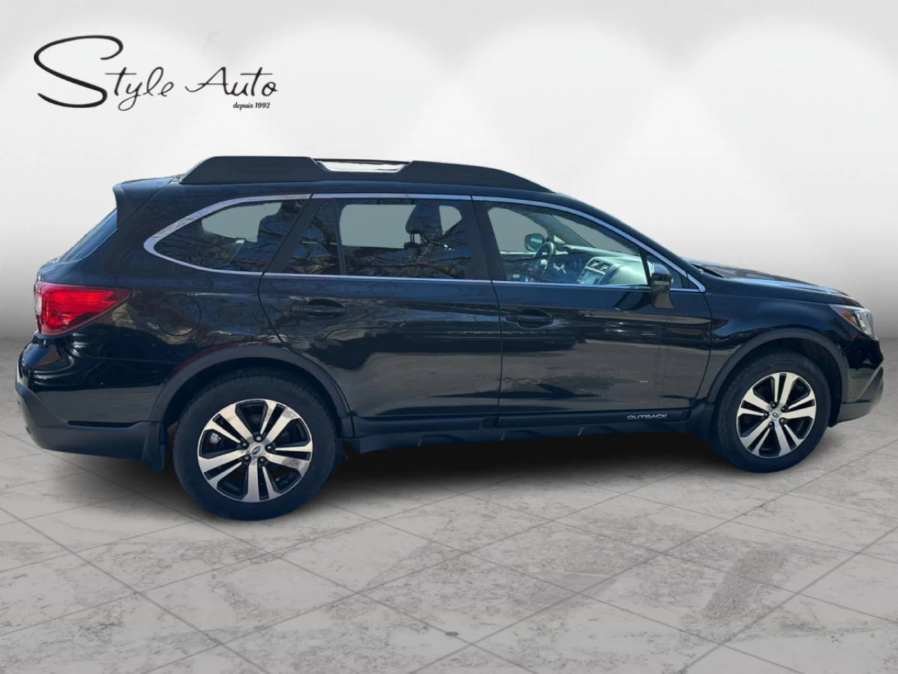 2018 Subaru Outback 2.5i Limited w/EyeSight Pkg Image principale