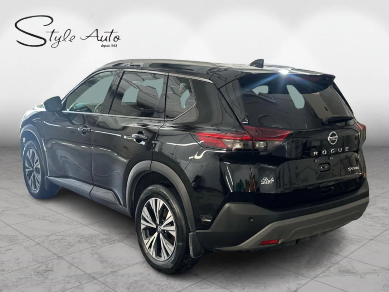 2021 Nissan Rogue AWD SV Main Image