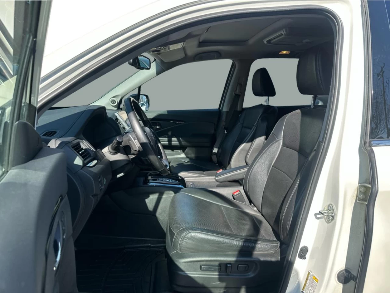 2017 Honda Pilot 4WD Touring Image principale