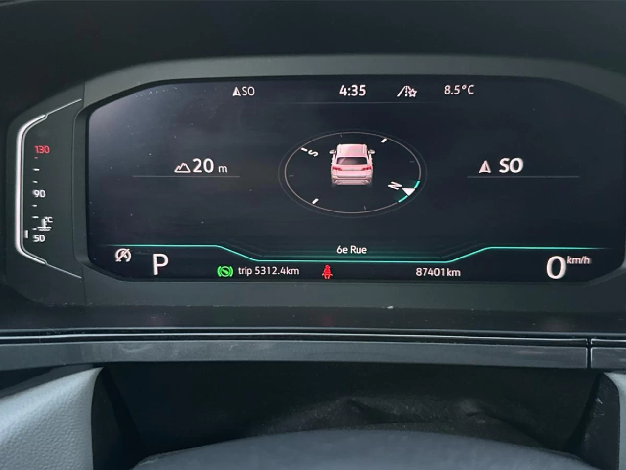 2022 Volkswagen Taos Highline 4MOTION Main Image