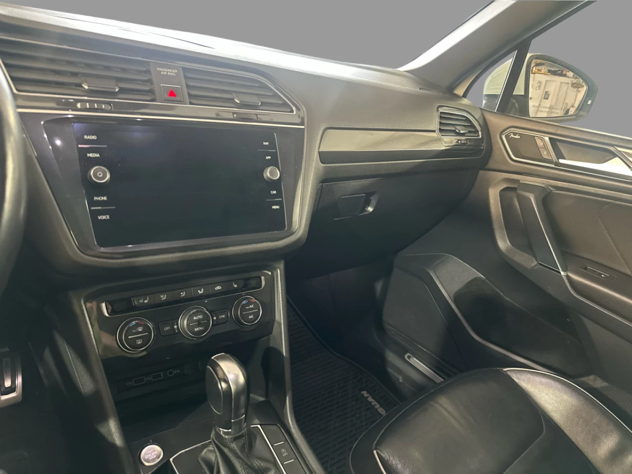 2018 Volkswagen Tiguan Highline R-Line 4MOTION Main Image