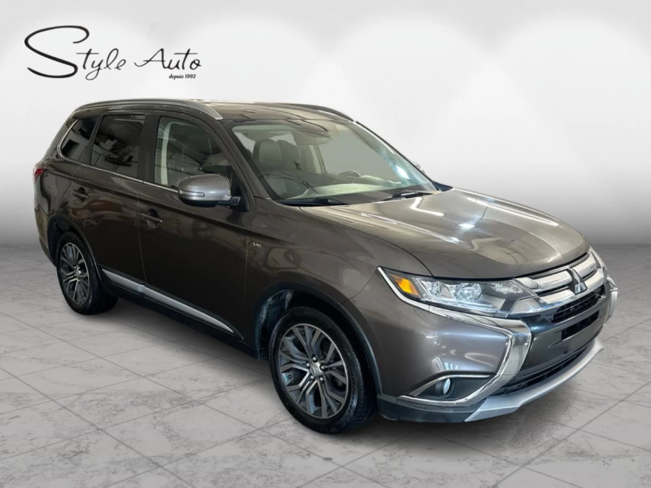2016 Mitsubishi Outlander AWC 4dr GT Main Image