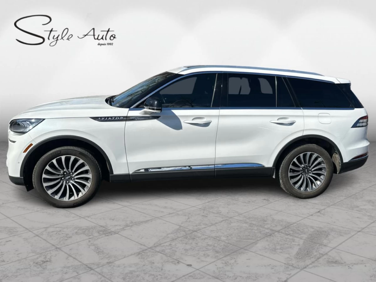 2023 Lincoln Aviator Reserve AWD 7 pass Image principale