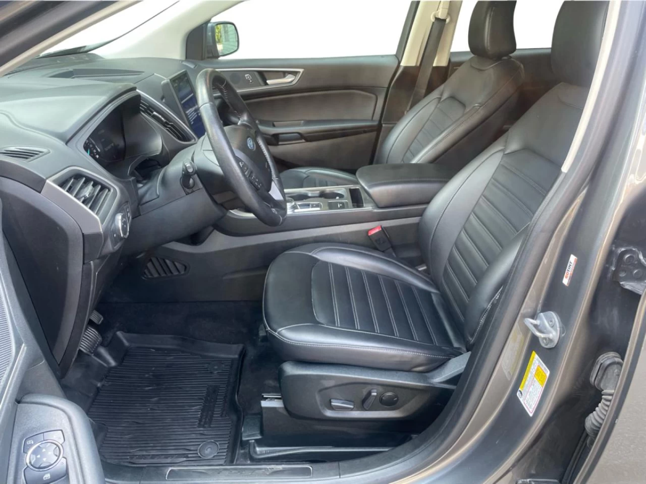 2022 Ford Edge SEL AWD Image principale