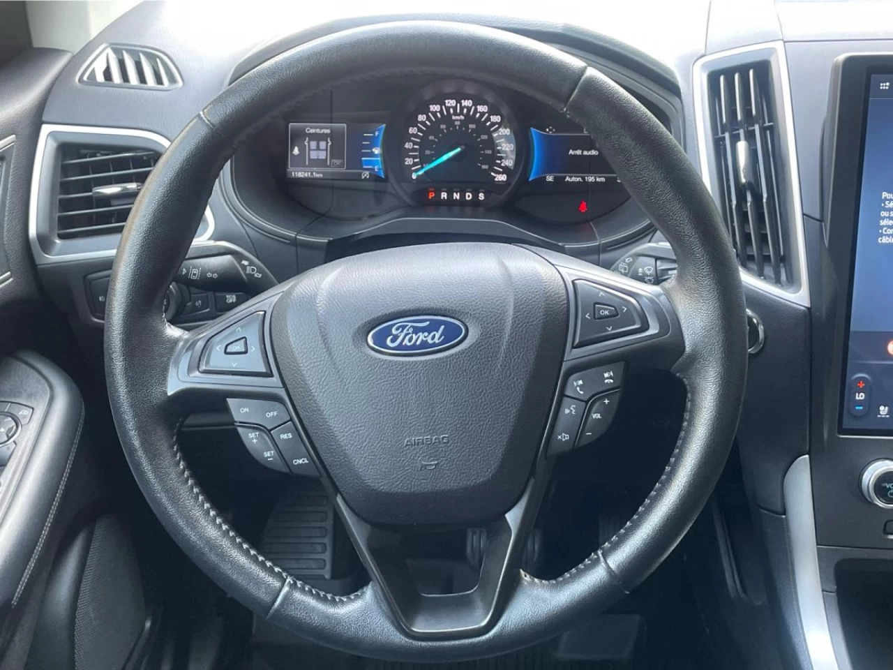2022 Ford Edge SEL AWD Image principale