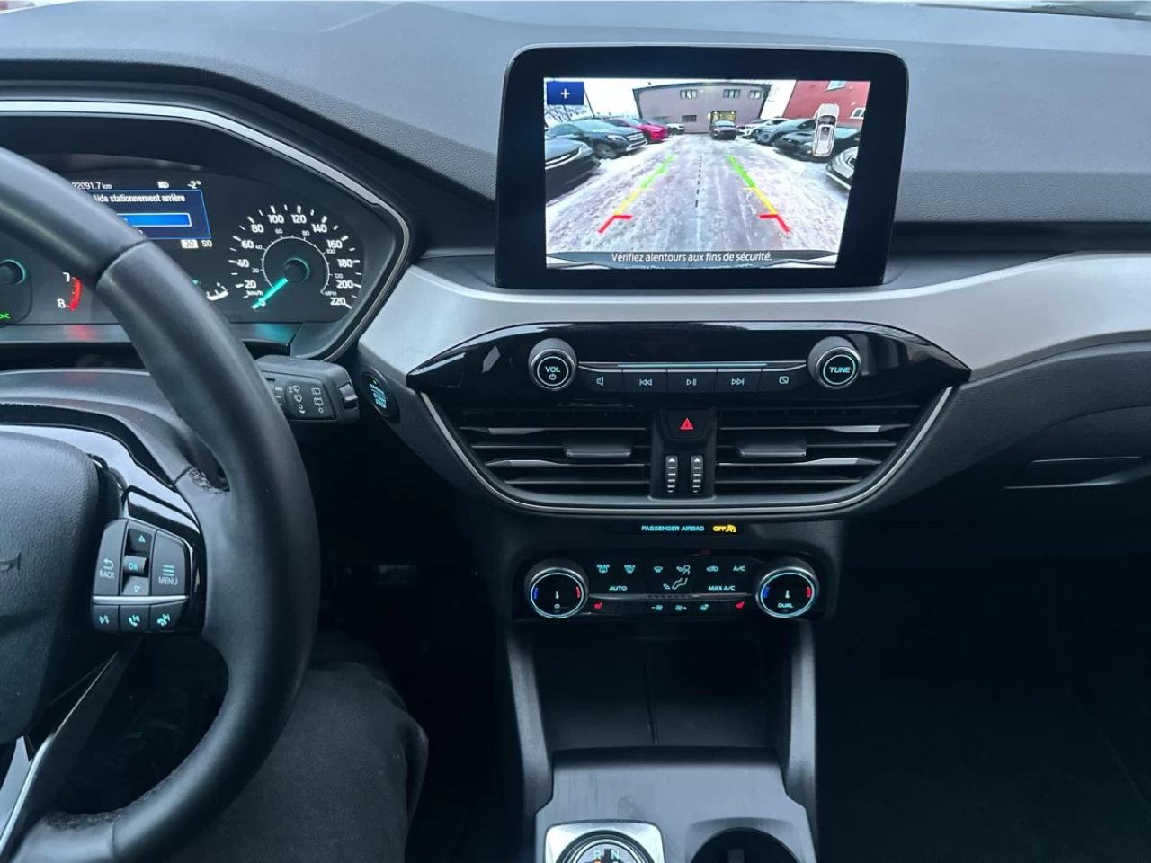 2022 Ford Escape SEL AWD Image principale