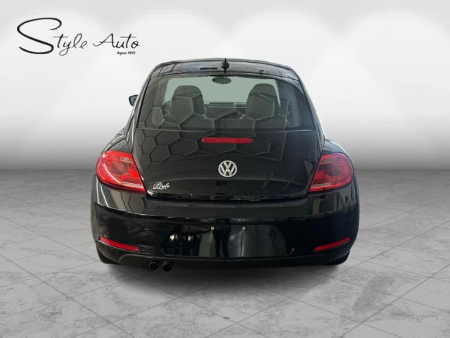 Volkswagen Beetle Cpe Auto Highline 2012