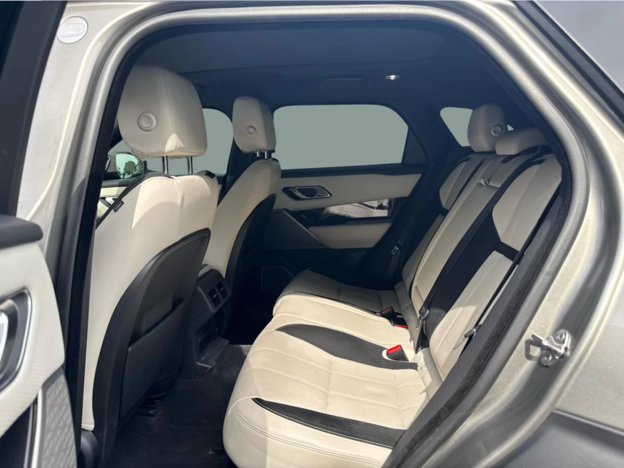 2018 Land Rover Range Rover Velar D180 R-Dynamic SE Image principale