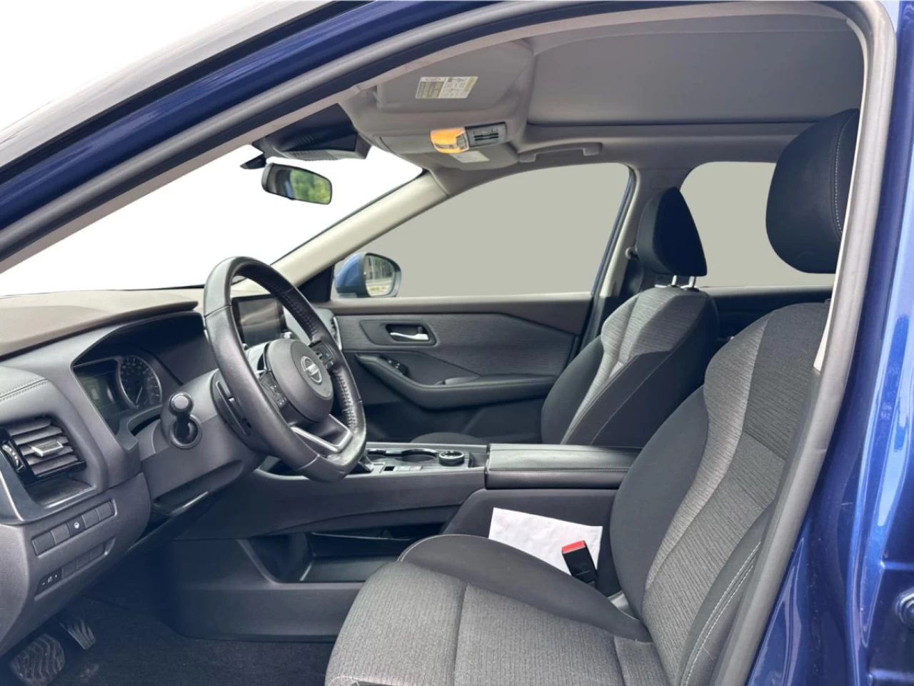 2021 Nissan Rogue AWD SV Main Image