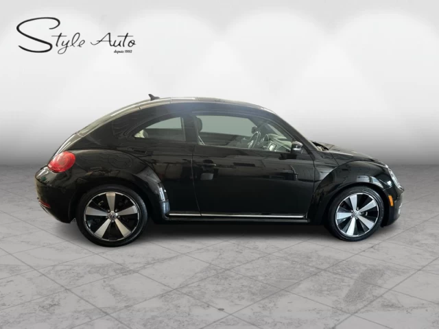 Volkswagen Beetle Cpe Auto Highline 2012